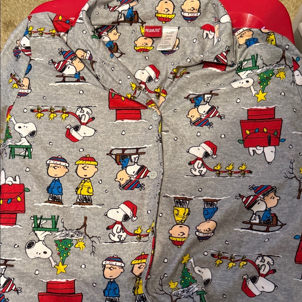 Peanuts Gray Pajamas- top and pants- with Snoopy and The Peanuts gang. Large - Picture 2 of 8